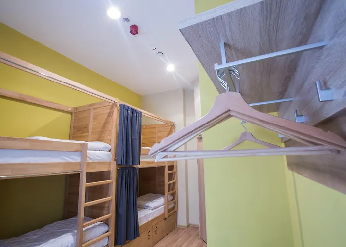 Safestay Old Town Hostal *