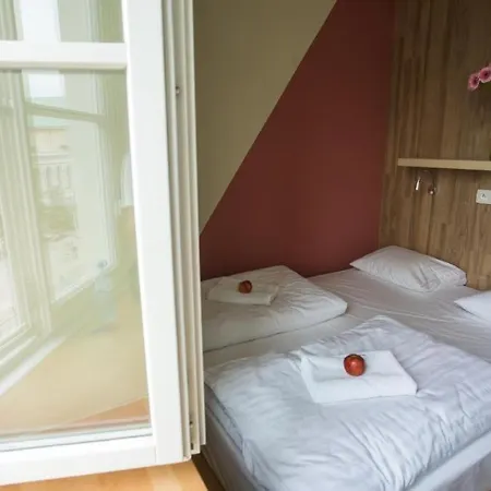 Safestay Old Town Hostel *