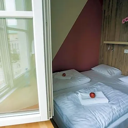 Хостел Safestay Old Town