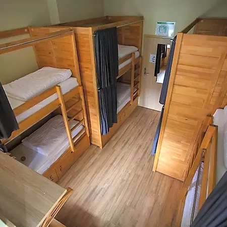 Safestay Old Town Хостел Варшава