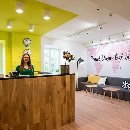Хостел Safestay Old Town